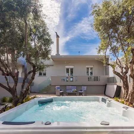 Gouves Family House With Jacuzzi