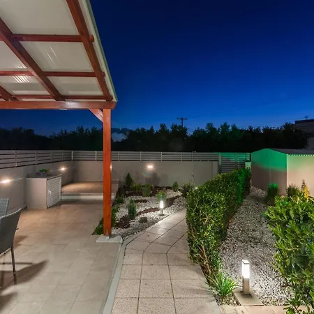 Gouves Family House With Jacuzzi *